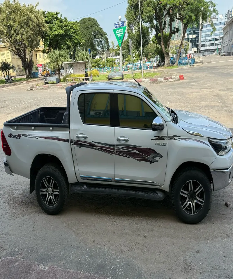 Toyota hulix. Année:2023. Énergie:Essence. D’occasion:Dubaï.