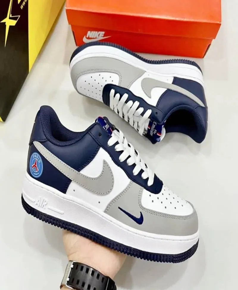 Vente de baskets Nike et air force one original dans leurs cartons toutes les pointures disponibles 