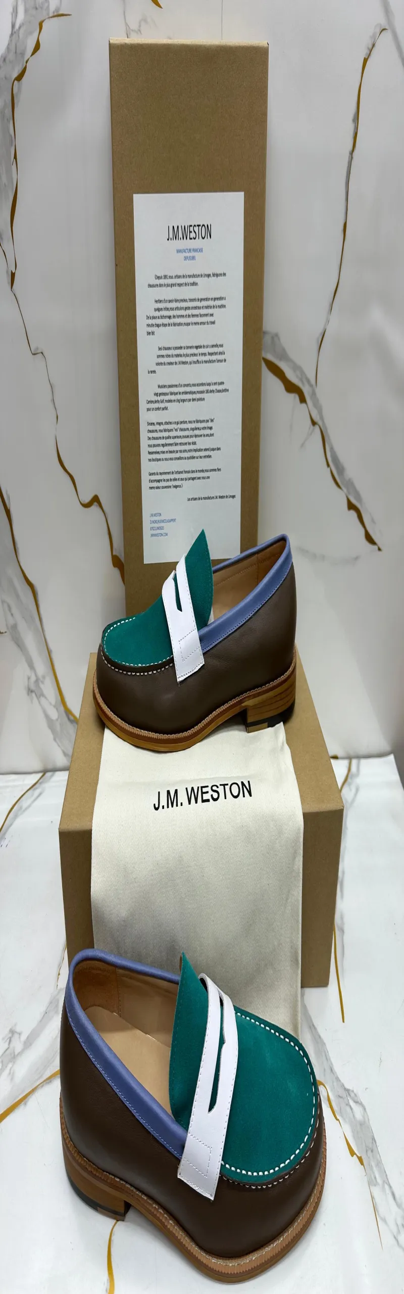 J.M WESTON DE PARIS 🔥🔥 SIZE: 39 / 46 Avec carton 📦 PRIX : 45 000fcfa✅✅