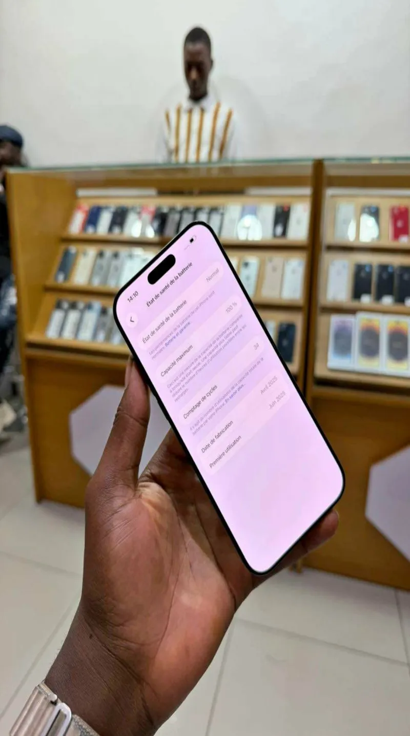Vends iPhone 16 promax neuve excellente état boutique